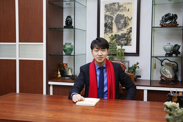 清风网主页 经济与法       在刘学谦总经理的大力倡导下,泺口服装城