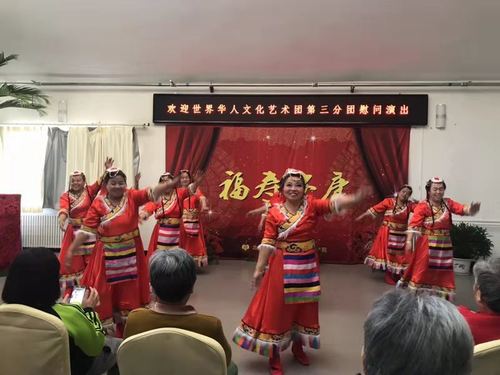 日杨秀琴领舞:扎西德勒.jpg