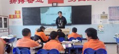 交通安全伴我行 文明出行记心间 --塔里木中学开展交通安全活动