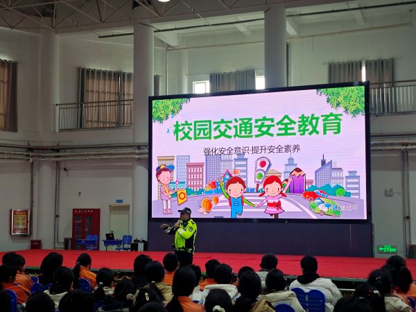 讲座照片 3.jpg