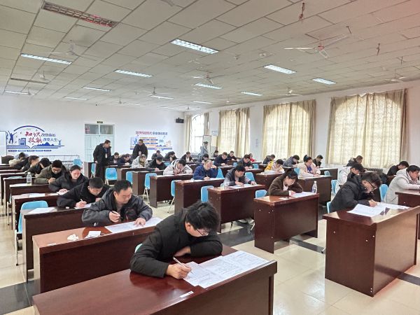 天筑技能培训学校开展钢筋工中级技能培训班1.jpg