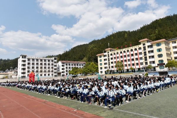 2025年3月19日下午，师生在贵州省从江县下江中学参加2025届中考百日誓师大会活动。9.JPG