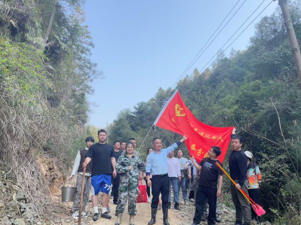 清理蓄水池1.jpg