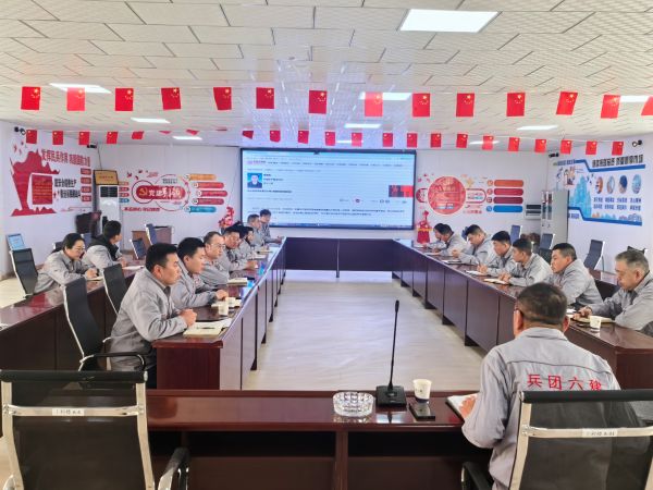 兵团六建第一工程公司开展“兵团好人”盛茂宫宣传学习-拍摄邱悦 (3).jpg
