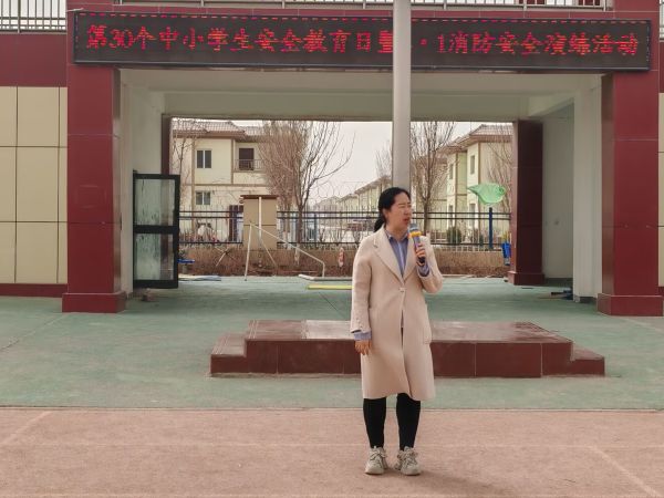 书记总结讲话照片.jpg