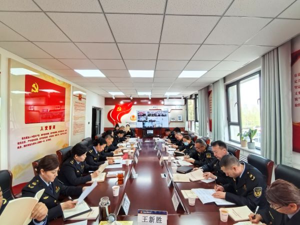 阿克苏执法支队党委举办深入贯彻中央八项规定精神学习教育读书班1.jpg