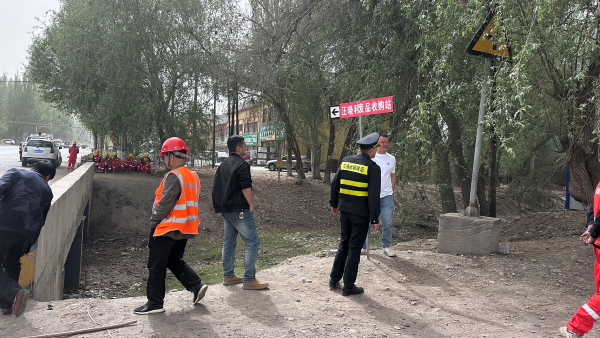 联合公路养护部门在S307线开展安全隐患排查.png