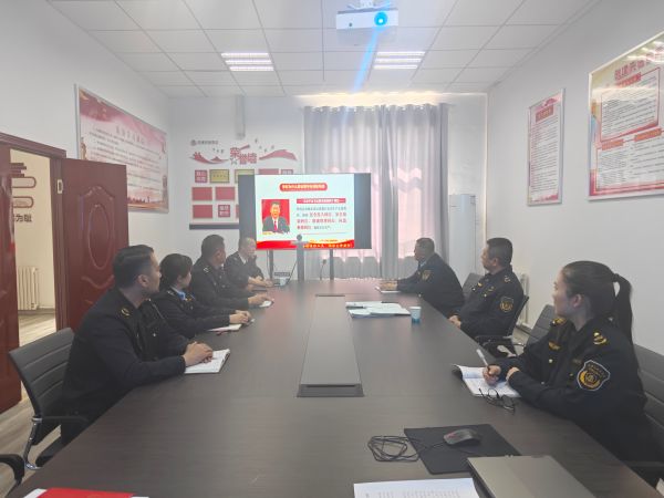 图片2：邀请消防安全专业讲师开展节前消防安全专题培训。.jpg
