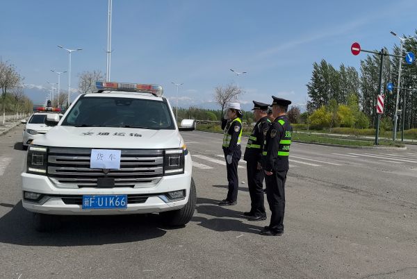 图1：引导模拟车辆停靠.jpg