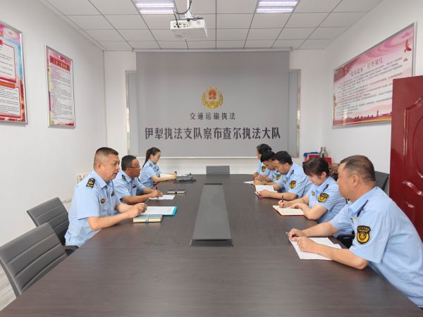 图片1：召开安全生产部署会议，深入学习文件精神，安排部署相关工作。.jpg