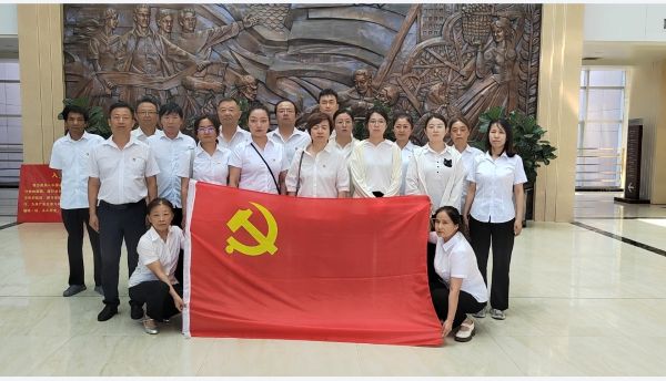 天筑集团恒业公司开展“加强警示教育筑牢廉政防线”主题党日活动为党的生日献礼.jpg