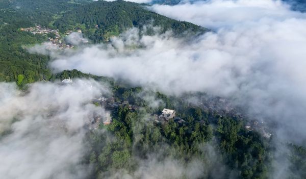 2025年7月4日，贵州省黔东南苗族侗族自治州从江县丙妹镇岜沙苗寨云蒸霞蔚，如诗如画。  (4).jpg