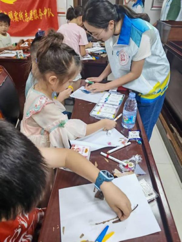 图为职业手账制作过程.jpg