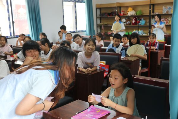 图为“漂流瓶”互动.jpg