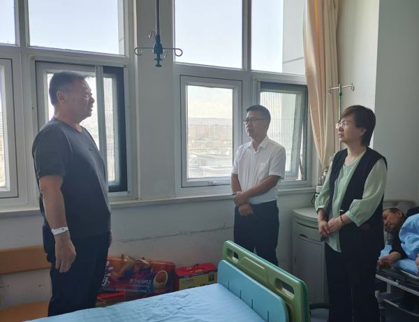 “八一”慰问送关怀 走访慰问显真情——天筑集团恒业公司慰问退伍军人.jpg