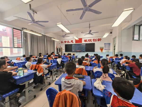 集中观看照片1.jpg