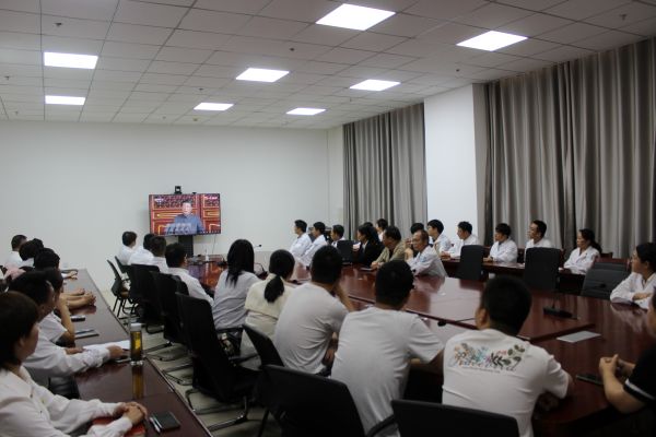 十二团医院党支部组织党员干部集中收听收看纪念中国人民抗日战争暨世界反法西斯战争胜利80周年大会盛况.JPG