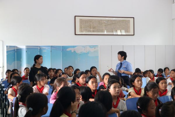 课堂内3.JPG