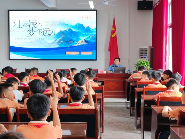 课堂内1.jpg