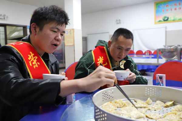 上车的饺子令人难忘.JPG