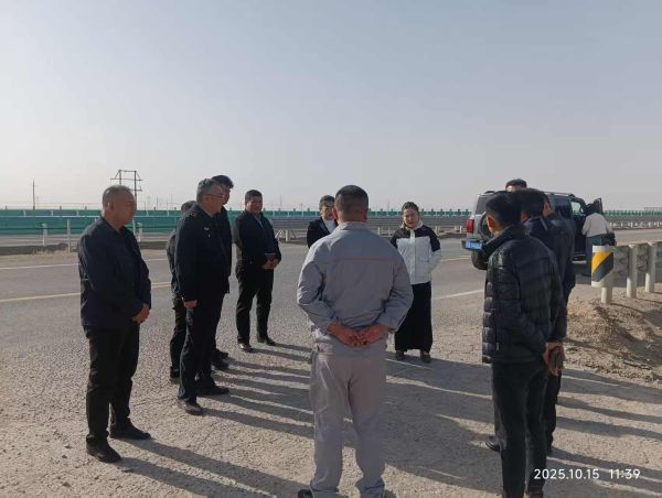 10161760610758348292.jpg 新和执法大队联合多部门推进G314 国道安全隐患整改 协调解决平交道口规范治理难题 docx (1).jpg