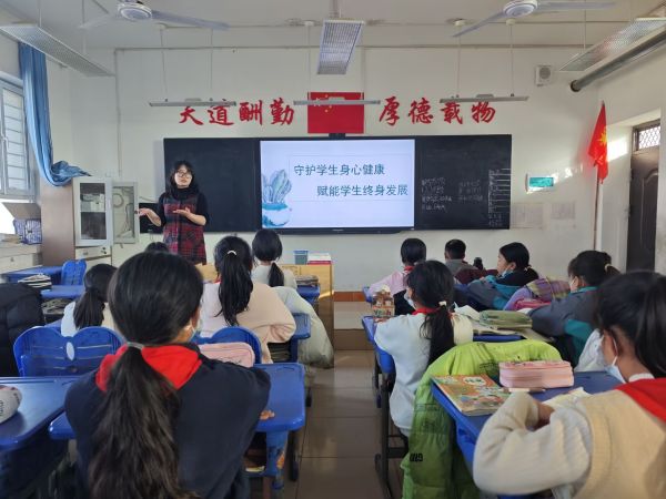 主题班会照片 1.jpg