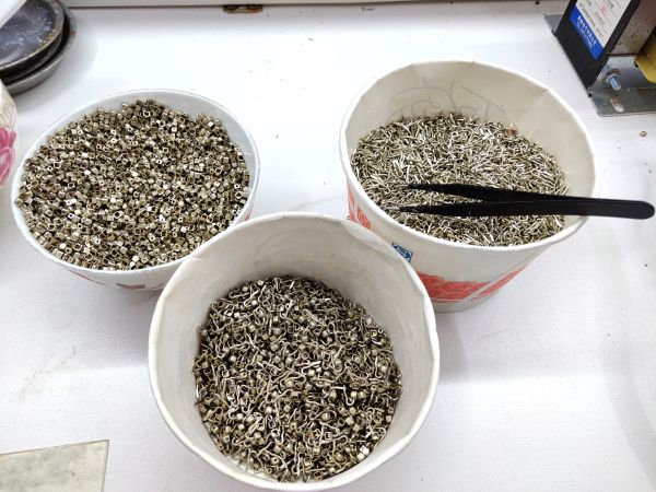 12041764841621714453.jpg 2025年12月3日黔东南州从江县丙梅街道八仙桥社区眼镜配件加工厂产品图片.jpg