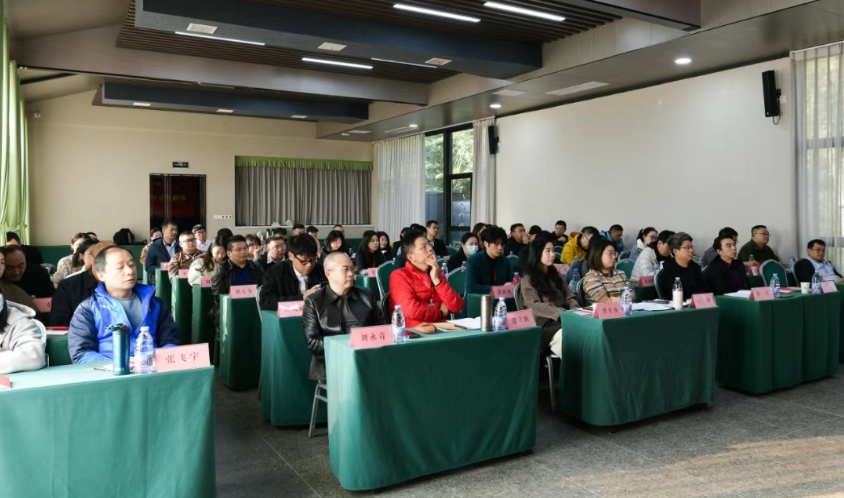 12061765002316349552.png screenshot-1764997288323.png