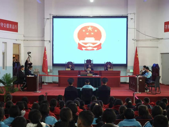 屏幕截图 2025-12-12 191940.png