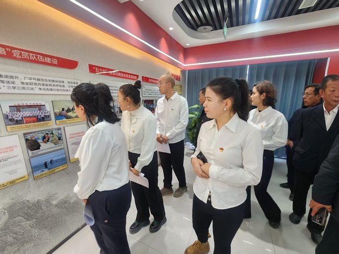 12141765710346243728.jpg a7a727af06f2449376bd2329be629e8f.jpg