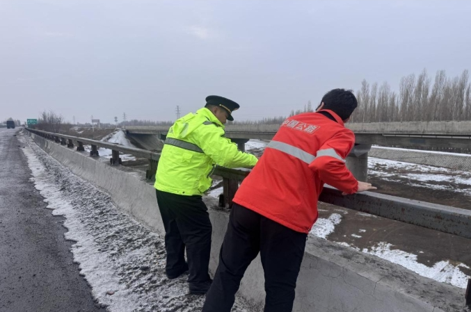 12161765885403562711.png screenshot-1765885231393.png