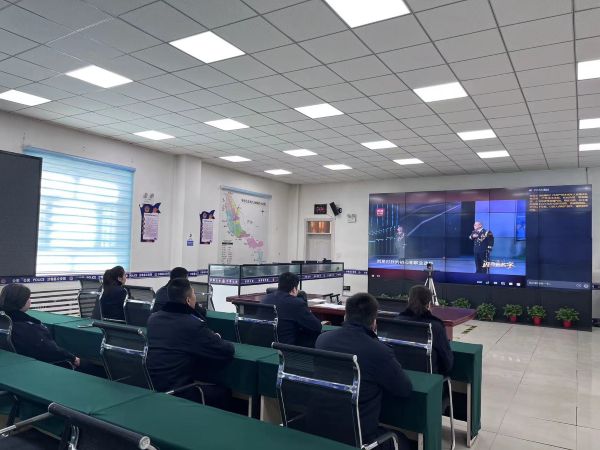 01271769511814903114.jpg 《闪亮的名字——2025“最美基层民警”发布仪式》专题节目照片.jpg