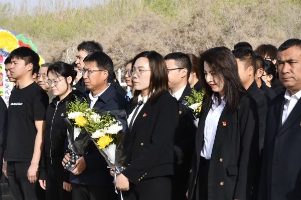 04031775216583864807.jpg 9999e1918e954eb3d052cf0eaa93f829.jpg