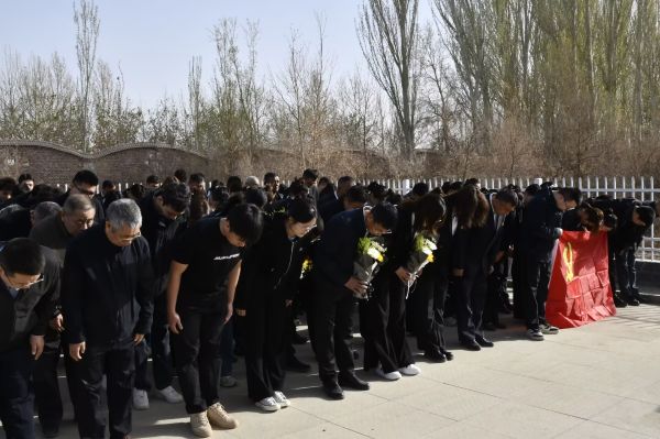 04031775216589832075.jpg 37b1fd6b566512bbff86da92e840a783.jpg