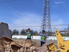 重拳整治违法建筑 筑牢道路安全防线 —— 伊宁执法大队开展违法建筑物专项整治行动