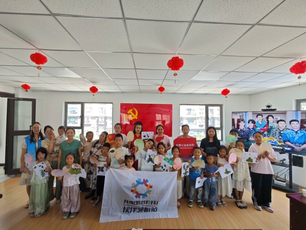 2026年6月27日 温宿镇龙泉社区伙伴计划开展“绘本分享会 自然调色盘”.jpg