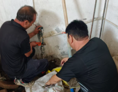 吐木秀克镇曲达村：水管损坏用水难 及时抢修解民忧