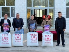 冬日传温情 关爱暖人心