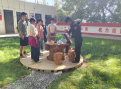 一杯热茶话戍边！  阿克青边境派出所“枫警茶院”落户天山神木园景区