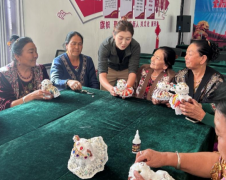 稻花香里过重阳 指尖非遗寄温情